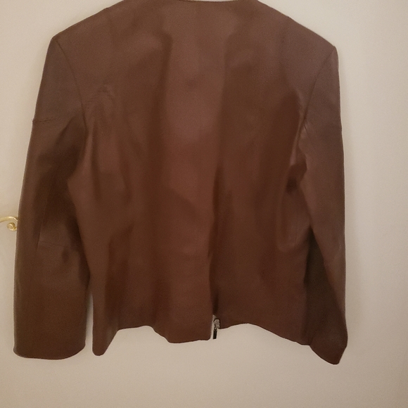 Leather jacket - Picture 2 of 3